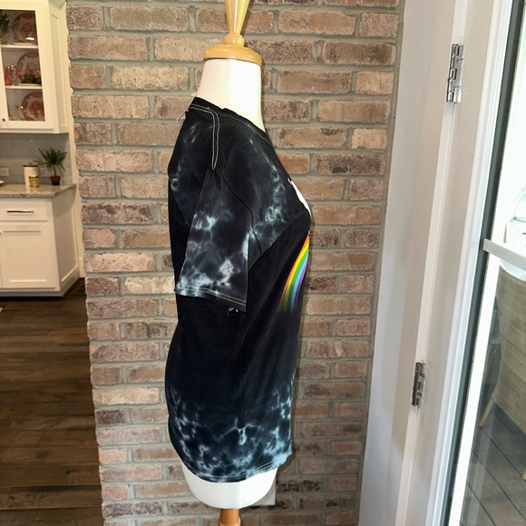 ✨NWT✨ Peanuts Tie Dye Rainbow Snoopy Women’s T-Shirt - Picture 3 of 6